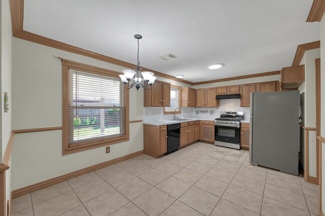 Building Photo - 10130 Woodico Dr