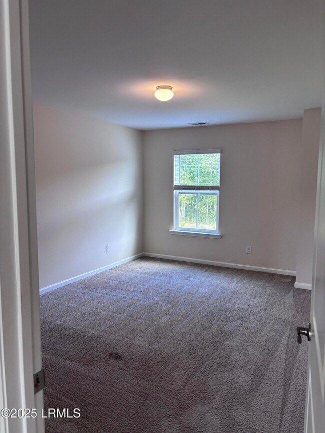 Building Photo - 10 Grand Willow Wy
