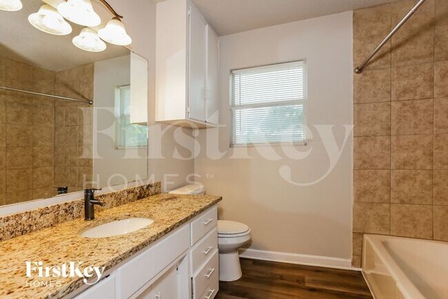 Building Photo - 5113 Bob Dr