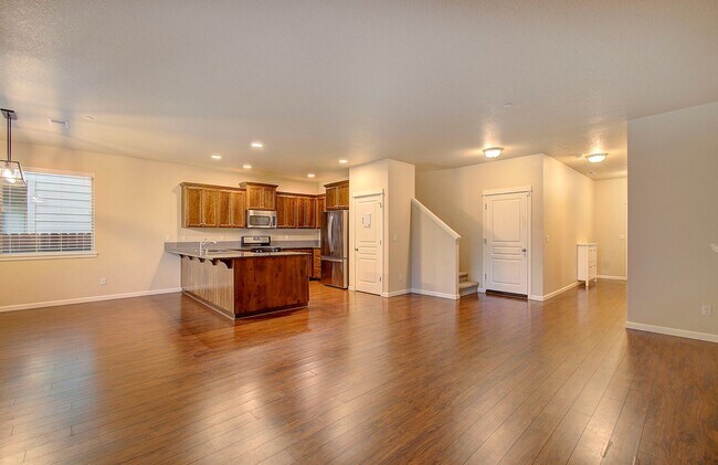 Building Photo - Charming 4 bd 2.5 ba Vancouver Home - Available Now!