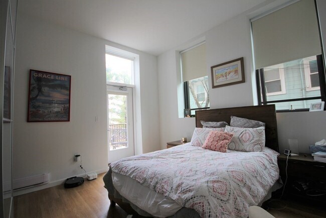 Building Photo - 70 Parker Hill Ave