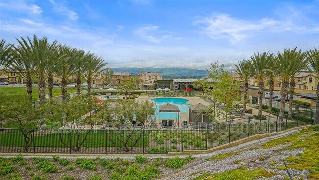 Building Photo - 27623 Solana Wy