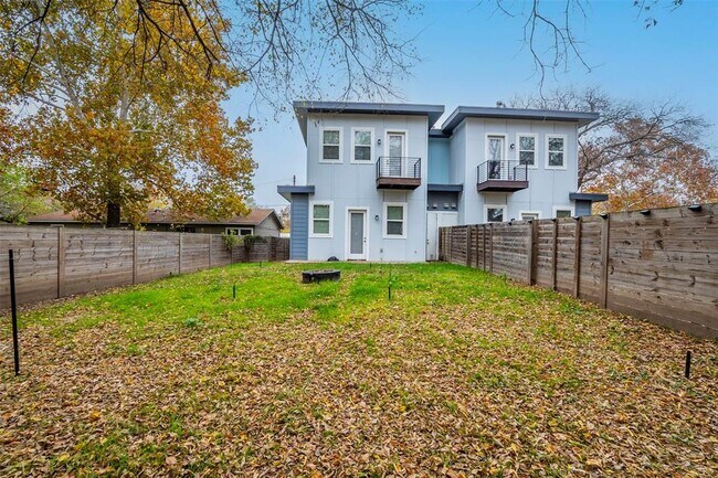 Building Photo - 6405 Chesterfield Ave