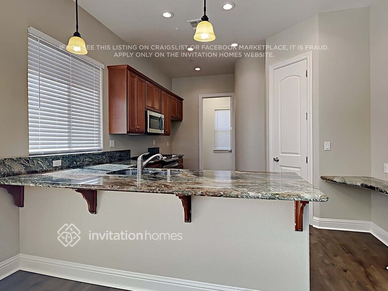 Building Photo - 6105 Via Presidio Ln