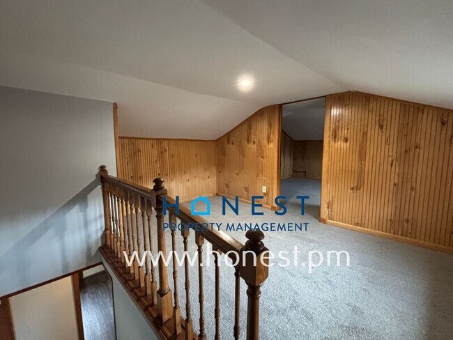 Building Photo - 273 Pond Rd