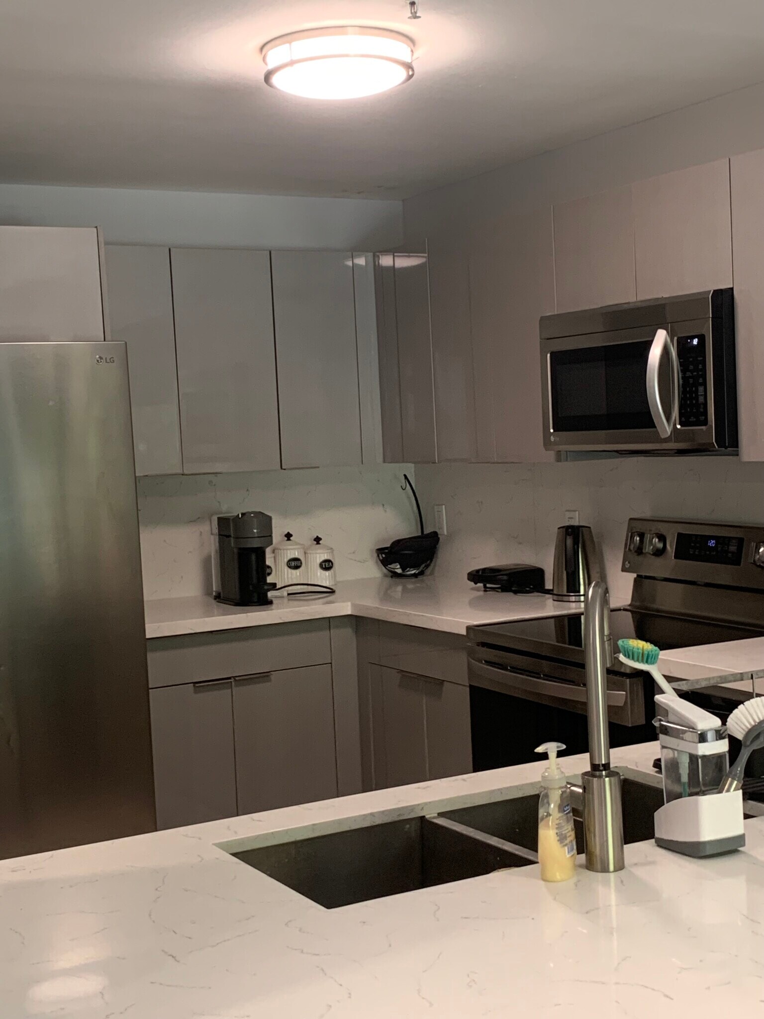 Building Photo - 10902 NW 83rd St