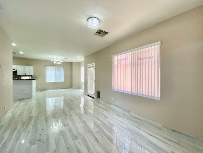 Building Photo - Nice 2-story single-family house with 3 Bedrooms, 2.5 Bathrooms