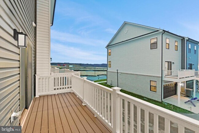 Building Photo - 5221 Manor Park Dr