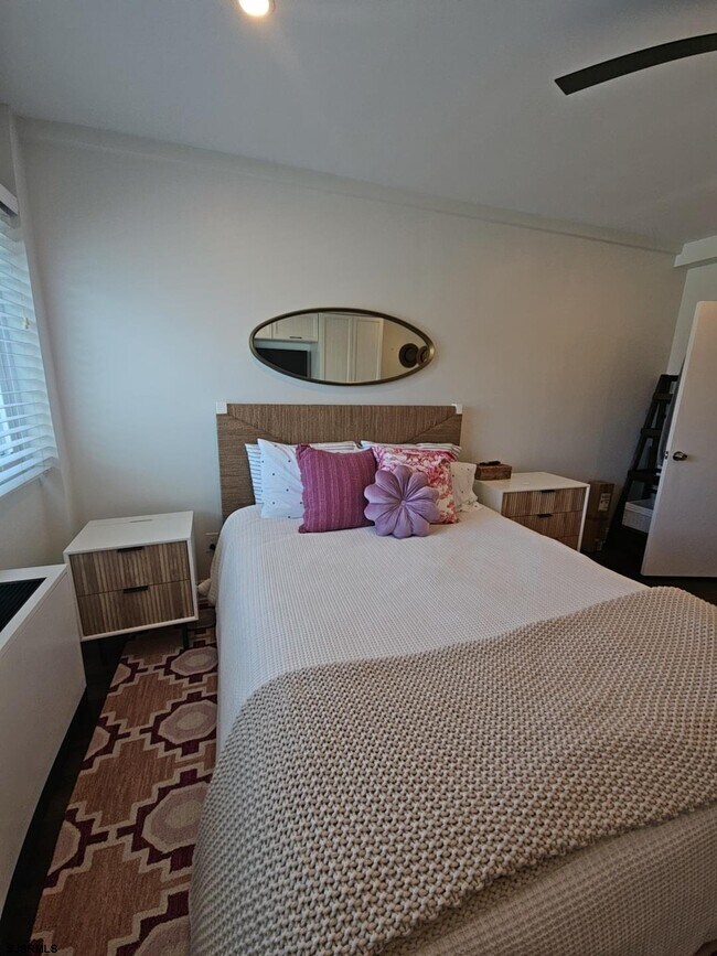 Building Photo - 6100 Boardwalk