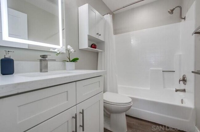 Building Photo - 9392 Twin Trails Dr