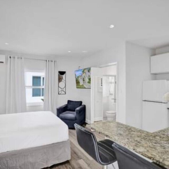 Building Photo - 37 Hendricks Isle