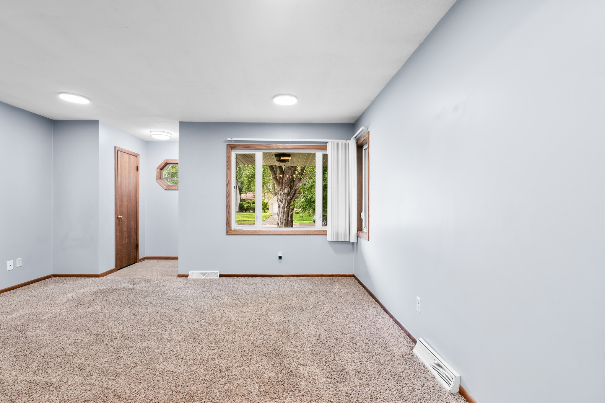 Building Photo - 4442 Vera Cruz Ave N