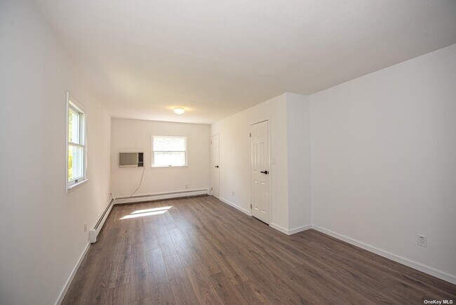 Building Photo - 22 Eastover Dr