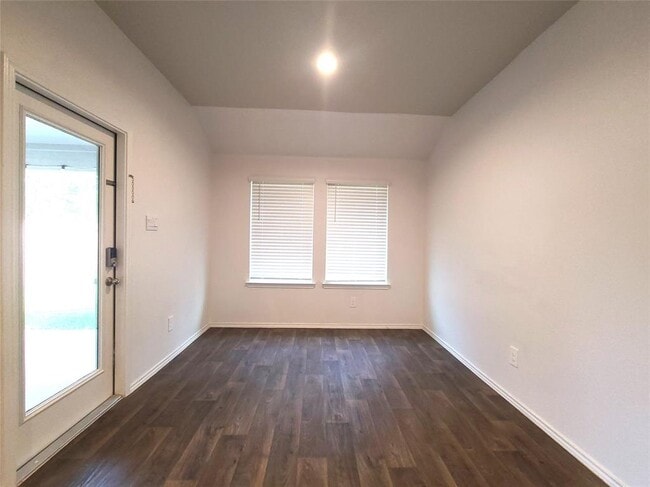 Building Photo - 40563 Birch Shadows Ct