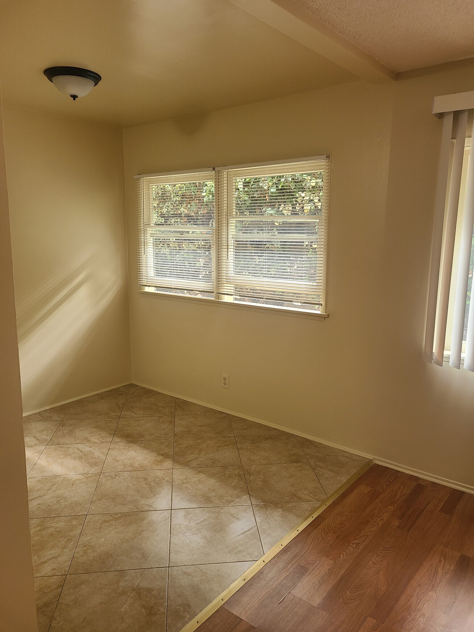 Building Photo - 2414 Hadley Ln