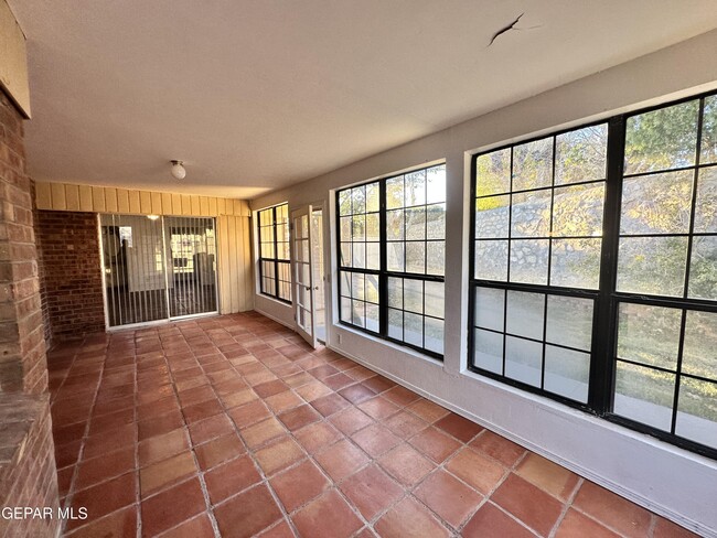 Building Photo - 1309 Lonewood Dr