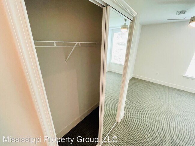 Building Photo - 3 br, 3.5 bath House - 514 Jackson Ave, Un...