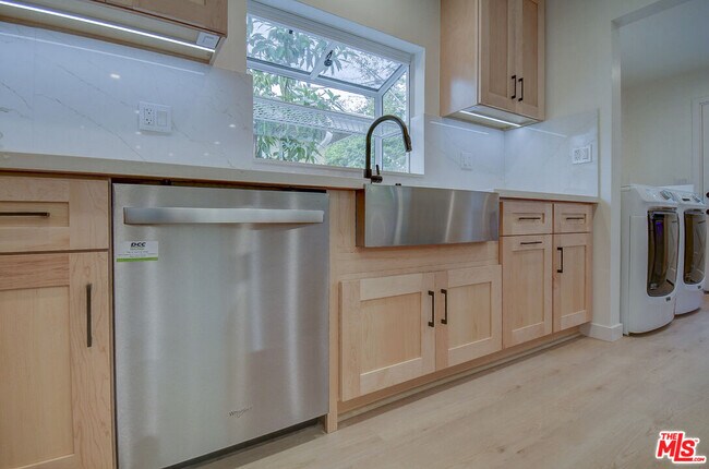 Building Photo - 8310 Pershing Dr