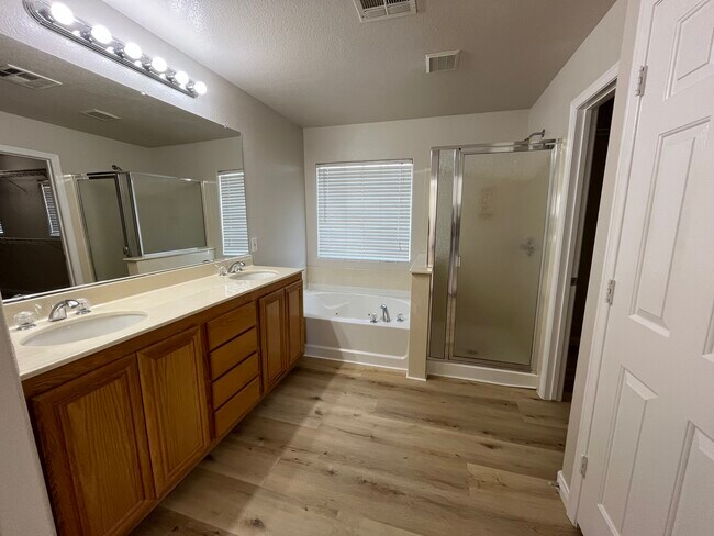 Building Photo - 2313 Scissortail Ct