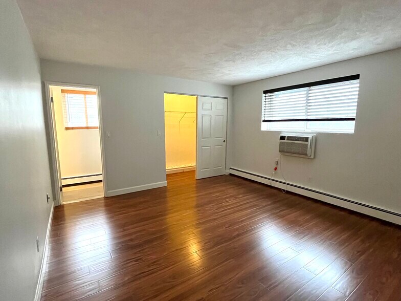 Building Photo - 383 Langley Rd