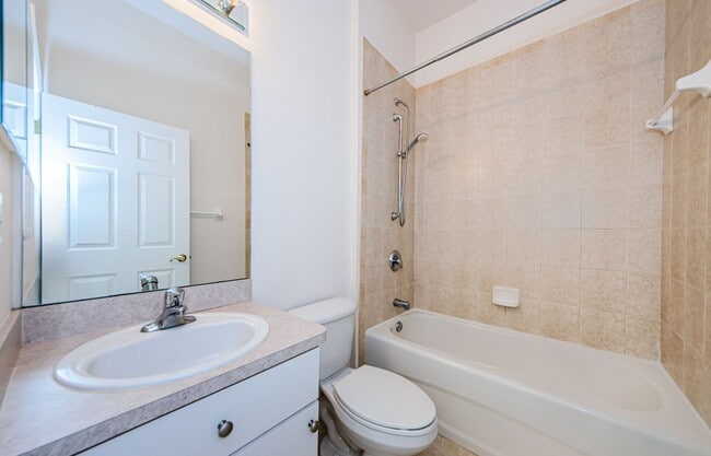 Building Photo - 2624 Tottenham Dr