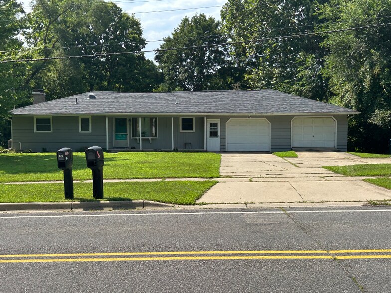 Primary Photo - 811 W Main St