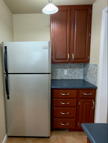 Building Photo - 1509 Oak Ct