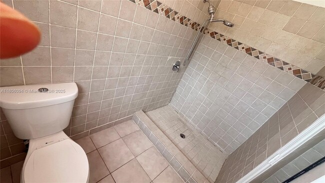 Building Photo - 522 SW 200th Terrace