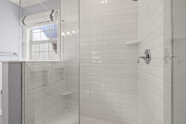 Building Photo - 916 Star of Danube Way