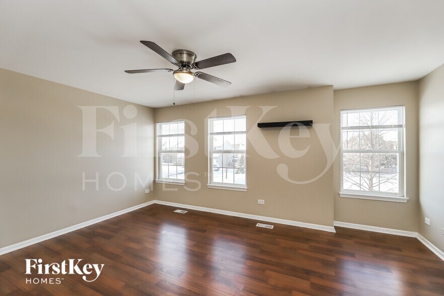 Building Photo - 6641 Ayre Dr