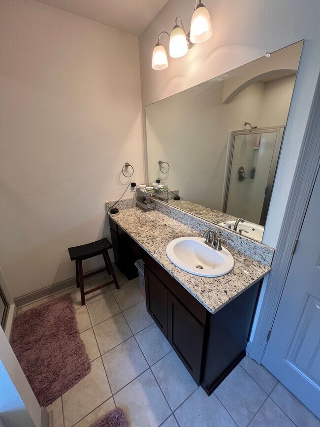 Building Photo - 18063 River Landing Dr