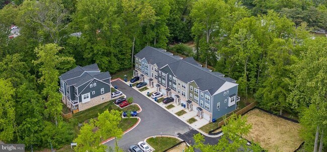Building Photo - 1102 Thomas Trl
