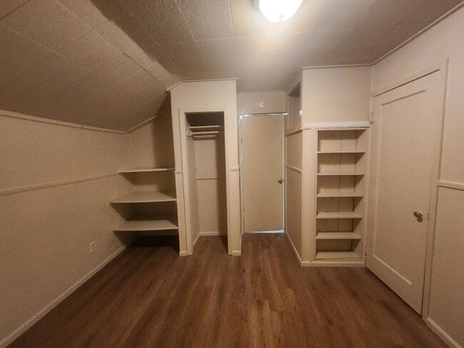 Building Photo - 2 bedroom 1 bath home