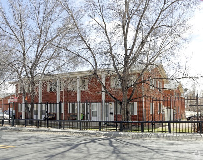 Building Photo - 5000-5006 W 8th Ave