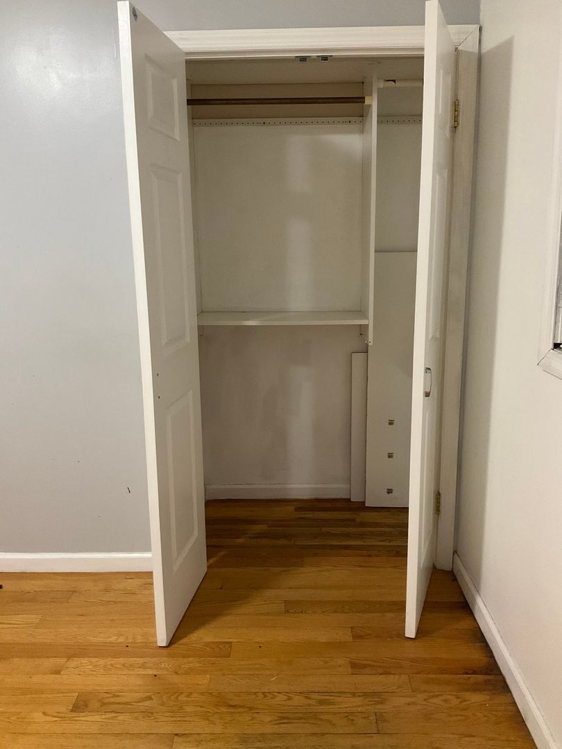 Building Photo - 132 Hallock Rd