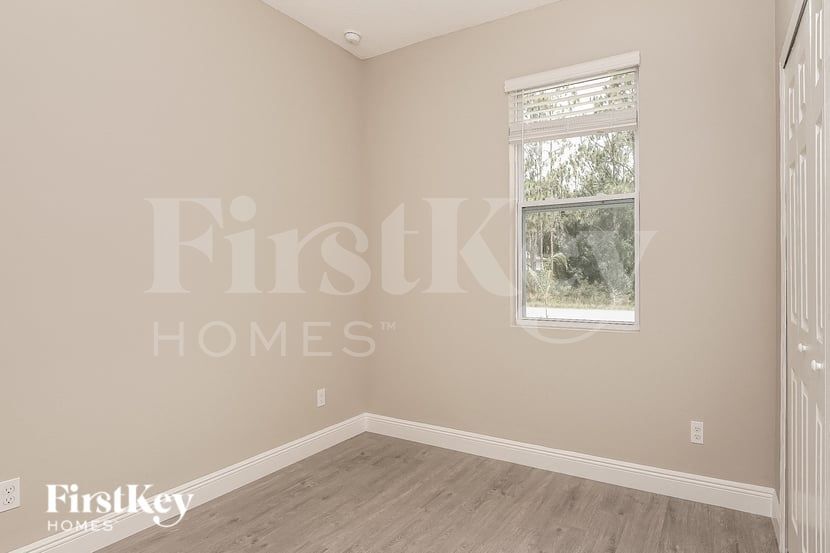 Building Photo - 674 Tobias St