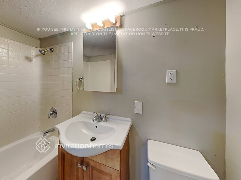 Building Photo - 600 57th Ave NE