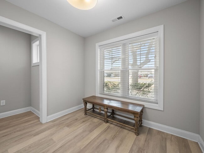 Building Photo - Modern Beaufort Townhome available for Long Term Rental