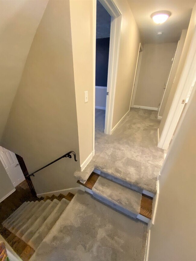 Building Photo - 4 Bedroom - Upper Arlington