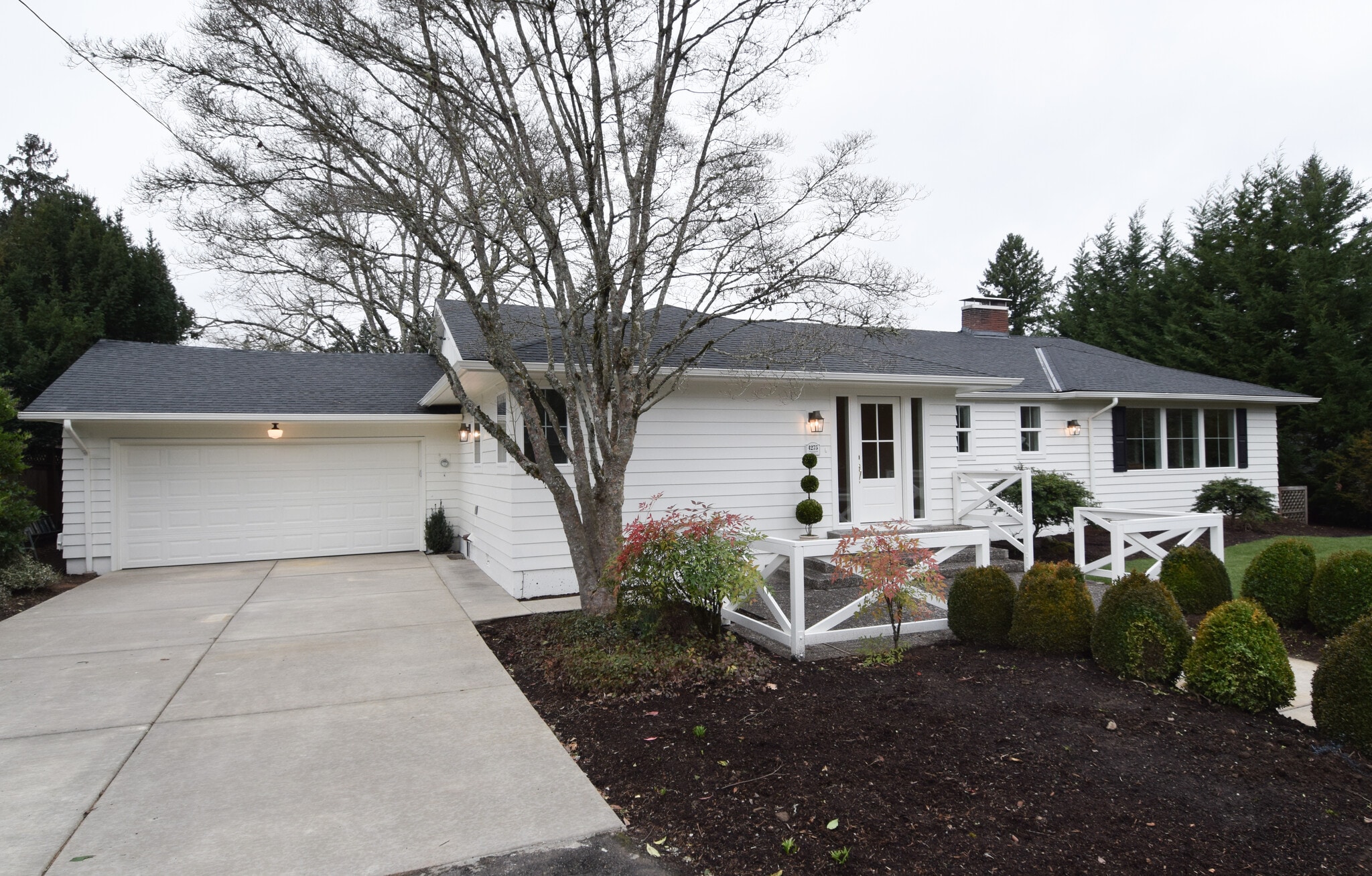 Building Photo - 4275 SW Crestwood Dr