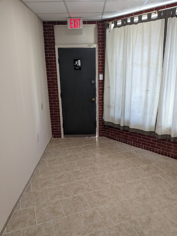 Building Photo - 851 Jackson St