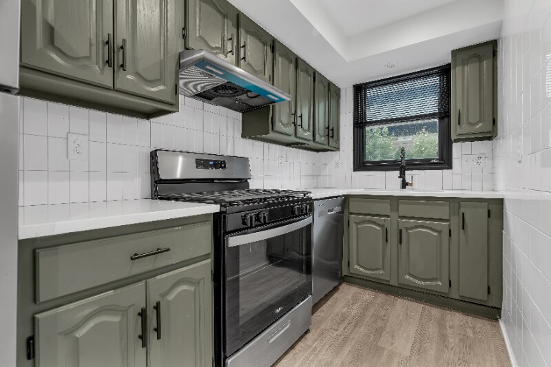 Primary Photo - 32 Cargill St