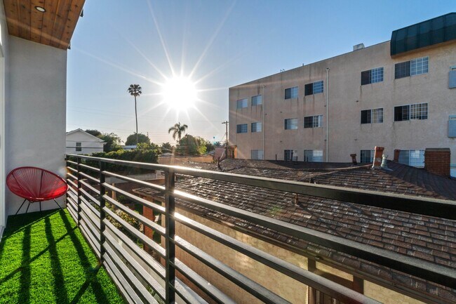 Building Photo - 3917 Inglewood Blvd