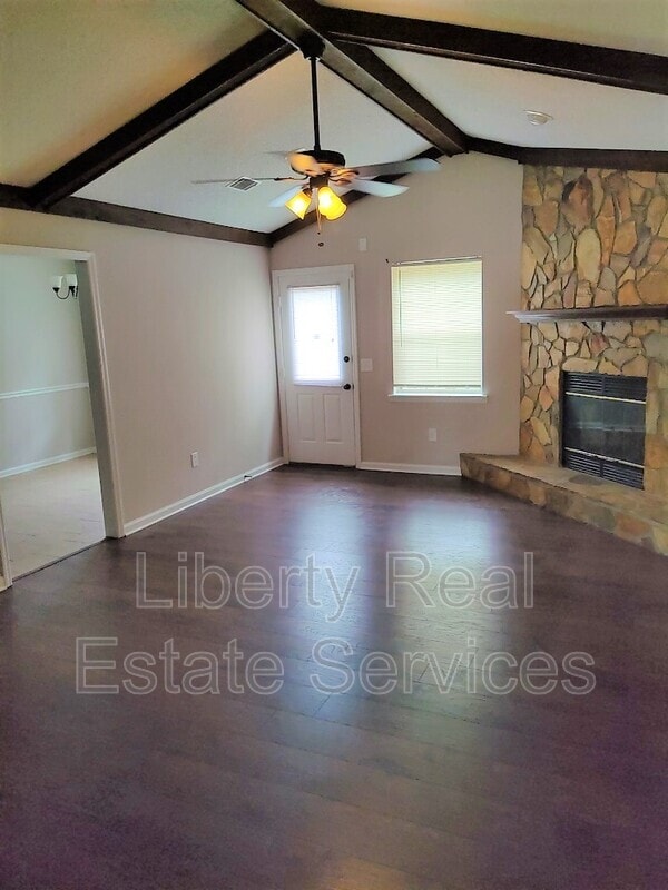 Building Photo - 734 Robin Hood Dr