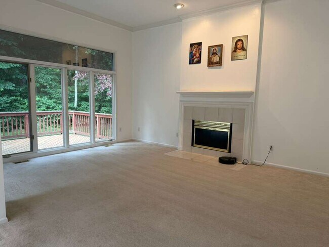 Building Photo - 1154 Bluebird Dr