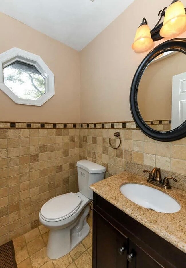 Building Photo - 2 Belmont