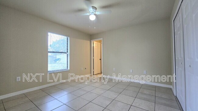 Building Photo - 301 NE 24th Ave