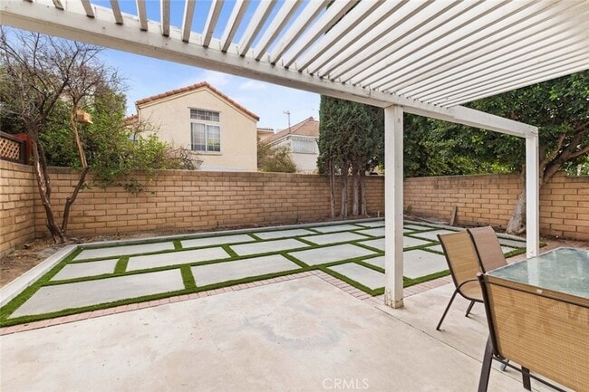 Building Photo - 7448 Bellingham Ave