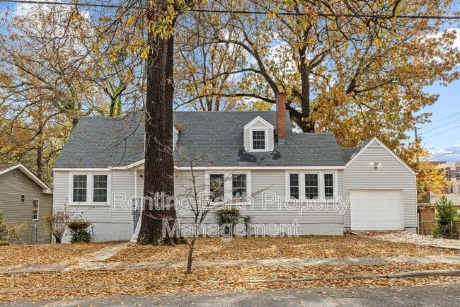 Building Photo - 741 9th Ave W