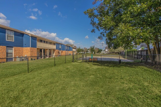 Building Photo - Marina Villas